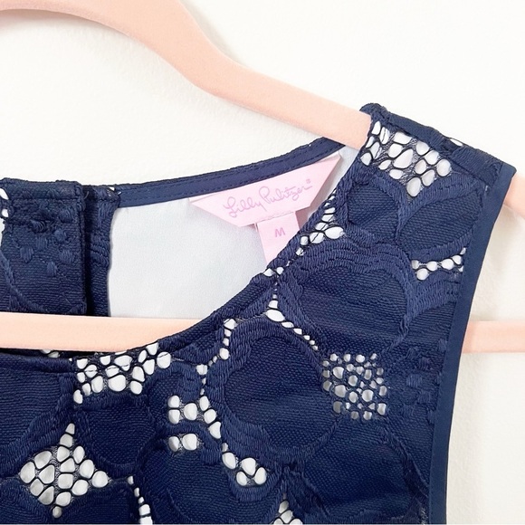 Lilly Pulitzer Navy Floral Lace Iona Shell Sleeveless Top Medium - Picture 3 of 8